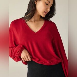 NWT Beyond Yoga Soft Spoken Cropped Pullover Red Long Sleeve Knit Top large